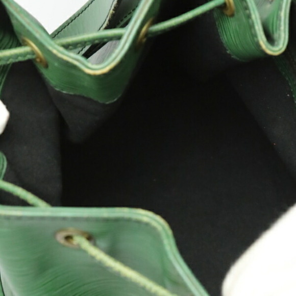 LOUIS VUITTON Green Shoulder Bag - Picture 12 of 15